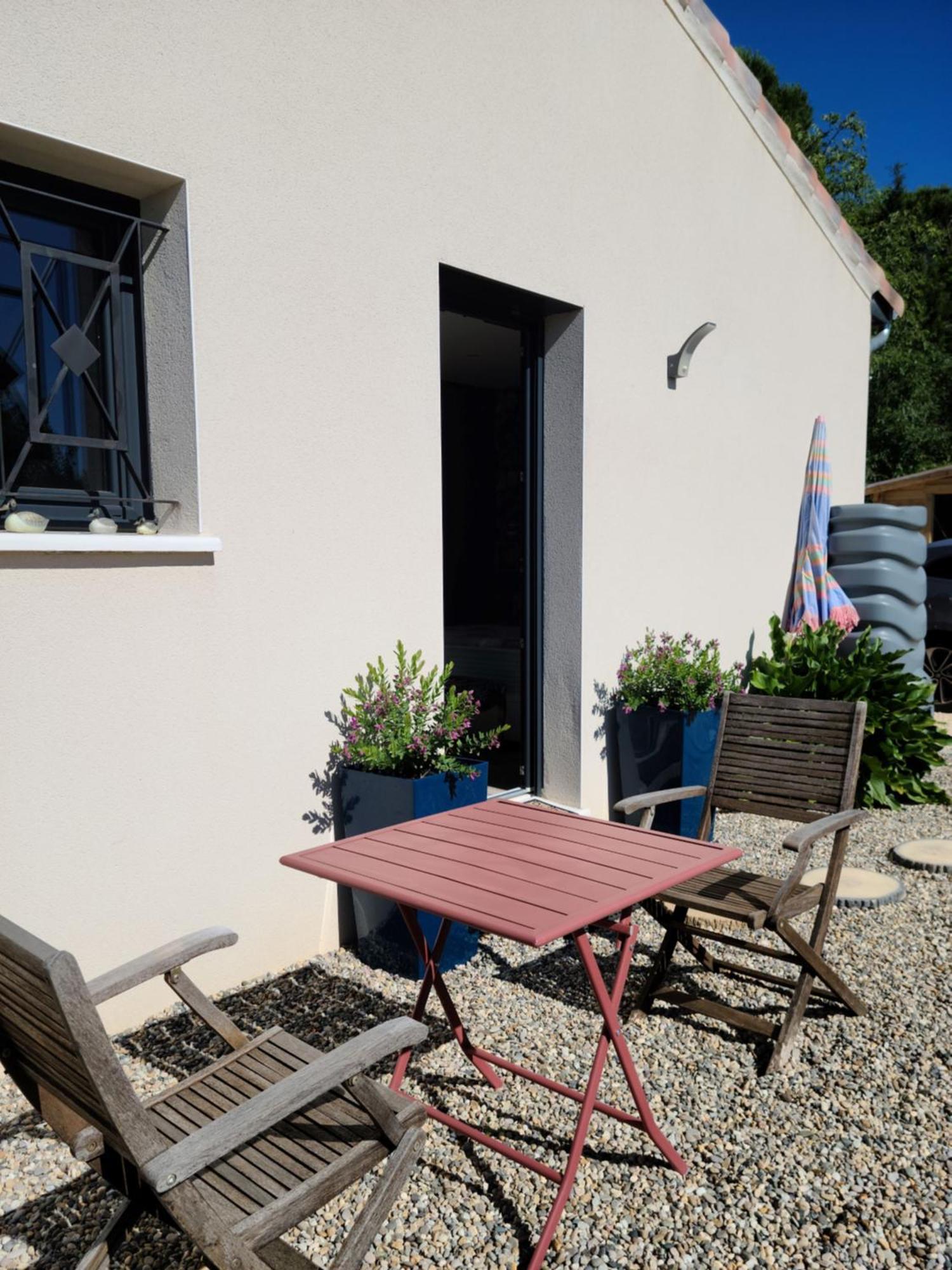 Les Papillons D'Uzes Bed and Breakfast Saint-Laurent-la-Vernède Εξωτερικό φωτογραφία