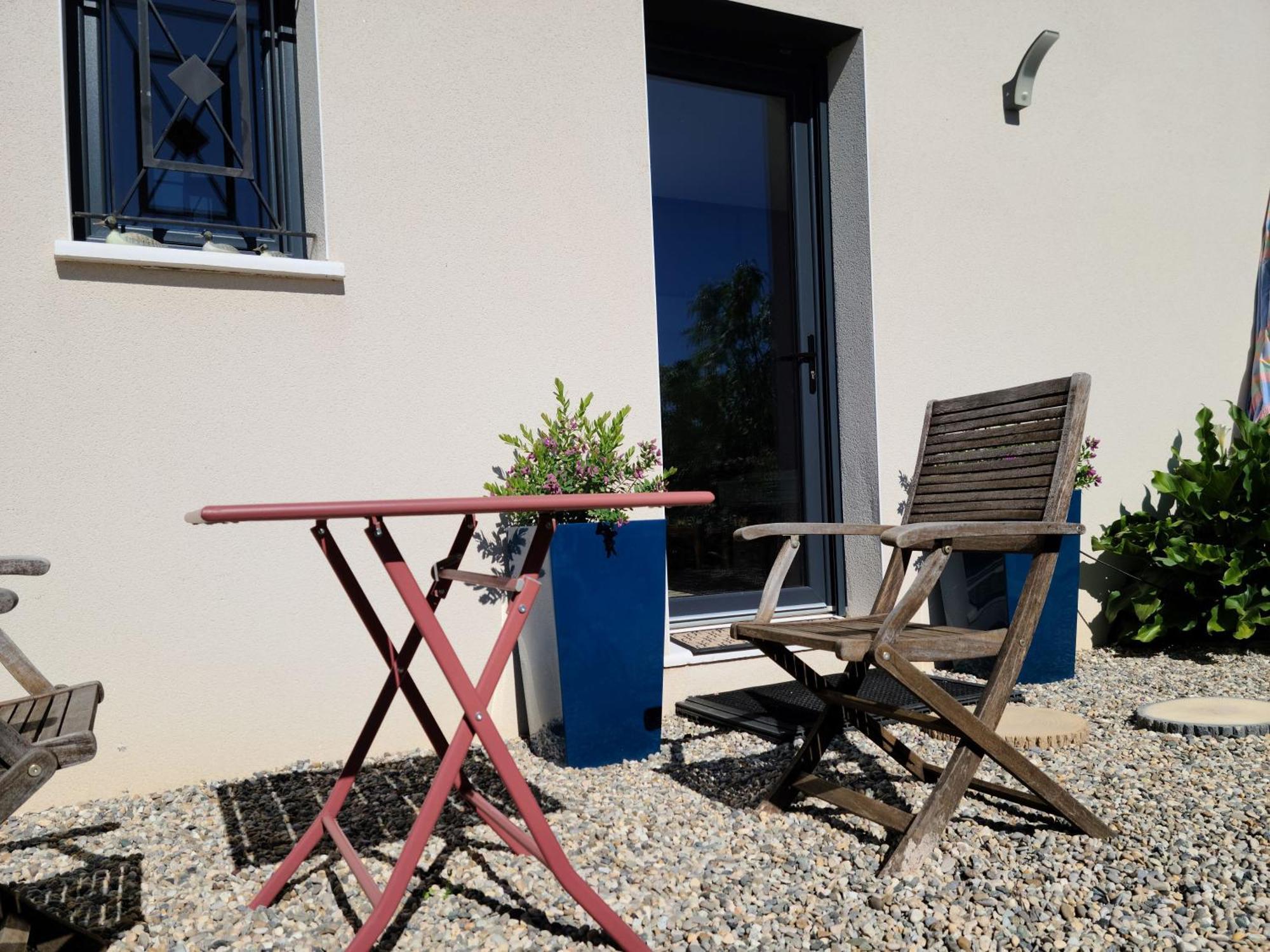 Les Papillons D'Uzes Bed and Breakfast Saint-Laurent-la-Vernède Εξωτερικό φωτογραφία